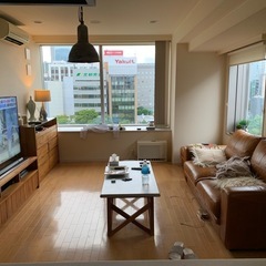 ACME Furniture(アクメファニチャー)のFRESNO(フレスノ) 3人掛けソファです。ヴィンテージスタイルのレトロな本革ソファ。
の画像