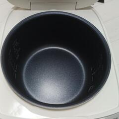 タイガー炊飯器　5.5合炊き　3回程度使用の画像