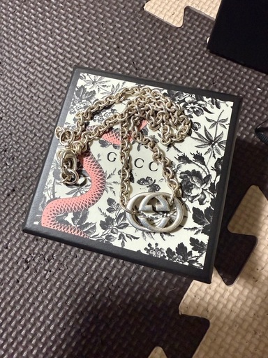 GUCCI ロゴネックレス　レディース