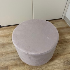 小さい丸椅子 の画像