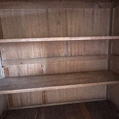 アンティーク本棚あるいは食器棚の画像