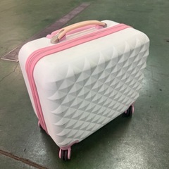 可愛いスーツケースの画像