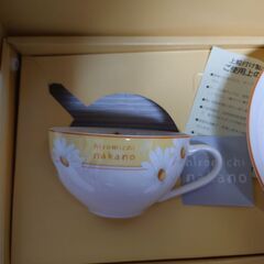 新品箱入り【カップ＆ソーサー×２】hiromichi nakano／マーガレット柄の画像