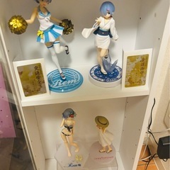 ドウシシャ製　ガラスキャビネットの画像