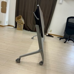 オフィステーブル（折りたたみ式）の画像
