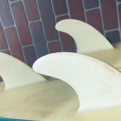 CORDELL サーフボード ６’２”　程度良好　USED　HOLIDAYケースとBULLY’Sリーシュコード付属の画像