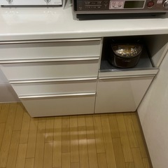 食器棚の画像