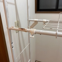 本日限定価格🔥 ニトリ ランドリーラック 洗濯機上収納 ハンガーバー付きの画像