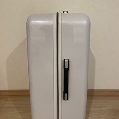 スーツケース　キャリーケースの画像