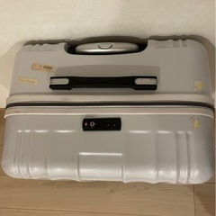 スーツケース　キャリーケースの画像