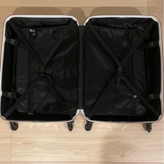 スーツケース　キャリーケースの画像