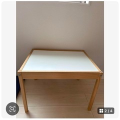 IKEAキッズテーブルセットの画像