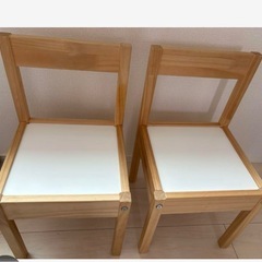IKEAキッズテーブルセットの画像