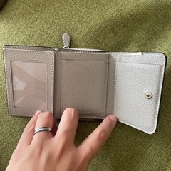 折りたたみ財布の画像
