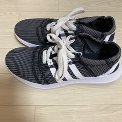 アディダス 24.5の画像