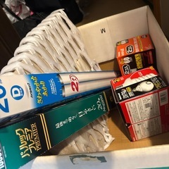 【あげます】無料　電球　電気　ライト　蛍光灯の画像