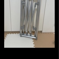 折りたたみ物干しの画像