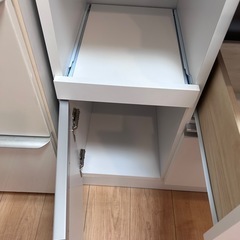 　新品　カウンター　食器棚　の画像