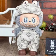 ラブブ　服の画像