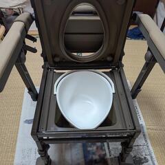 ポータブルトイレ　の画像