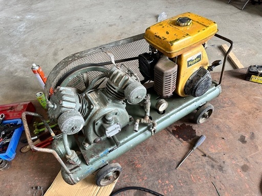 エンジンコンプレッサー