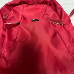 中古品赤いリュックの画像
