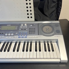電子ピアノ 61鍵　CASIO LK-88CD 光ナビゲーションキーボードの画像