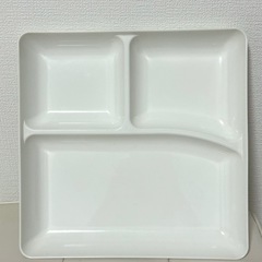 ニトリ　深型ランチプレート マジかる撥水(ホワイト) 4枚セット　ワンプレート　子供にも介護にも　電子レンジ・食洗機OKの画像