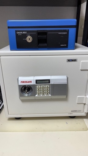 EIKOテンキー式耐火金庫　 KOKUYO手提げ金庫 2個セット