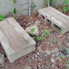 コンクリートブロック4個（中古）の画像