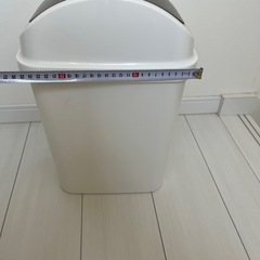 ゴミ箱の画像