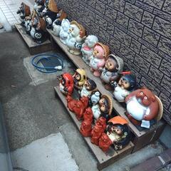 タヌキ等の置物の画像