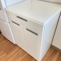 ホワイトカラー　キャビネット　棚　収納　両開き扉付　引き出し付の画像