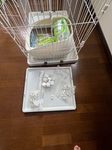 美品！3階建てペットゲージとデオトイレ付き