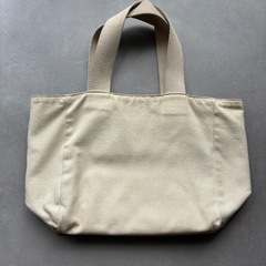 agnes b. トートバッグの画像