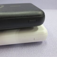 ( M-796 )モバイルバッテリー エフテル商事 ワイヤレス充電器 Qi ２個セット 5000mAh EF-WMB3CA30 USB Type-C ブラック 黒 ホワイト 白 中古 動作確認済みの画像