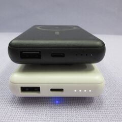 ( M-796 )モバイルバッテリー エフテル商事 ワイヤレス充電器 Qi ２個セット 5000mAh EF-WMB3CA30 USB Type-C ブラック 黒 ホワイト 白 中古 動作確認済みの画像