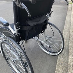 hill stone　車椅子 軽量 コンパクト 折りたたみ アルミ合金 自走 介助 兼用 車いす 車イス 軽量車椅子 自走式 介助用 介助ブレーキ 介護 ノーパンク 多機能 転倒防止バー の画像
