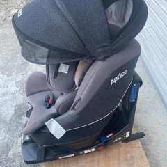アップリカ　クルリラプレミアム　
aprica チャイルドシートの画像