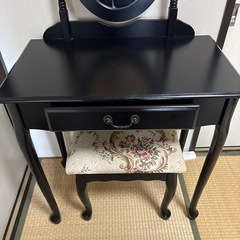 ネコ脚ドレッサーの画像