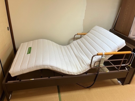 【決まりました】コイズミ　電動ベッド　介護ベッド