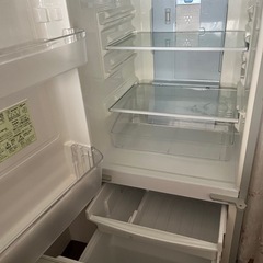 SHARP2011年式冷蔵庫の画像
