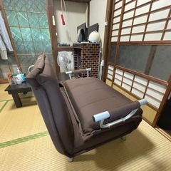 折りたたみベッド椅子にもなりますの画像