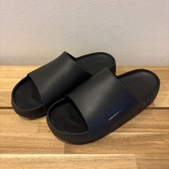 美品 ナイキ カーム サンダル 黒 25の画像