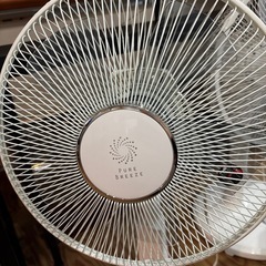 ⭐️美品⭐️ 高年式❣️ この季節に🌞 扇風機 トヨトミ AC扇風機 2023年製 FS-3023 ホワイト 白 家電 空調家電の画像