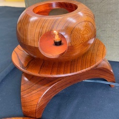 【動作確認済/美品】いなみ木彫りの里 けやき 天然木 ランプ スタンドライト 木製 照明 和モダン 間接照明 インテリア 直径約20×高さ約20cm 化粧箱付の画像
