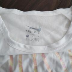 ナイキ　スポーツウェアの画像