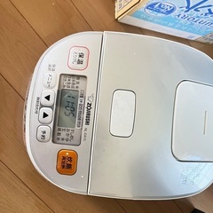 カラーボックス 炊飯器棚 炊飯器の画像