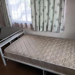 ベッドの画像