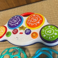 0歳〜　知育　音の出るおもちゃ　ボールの画像